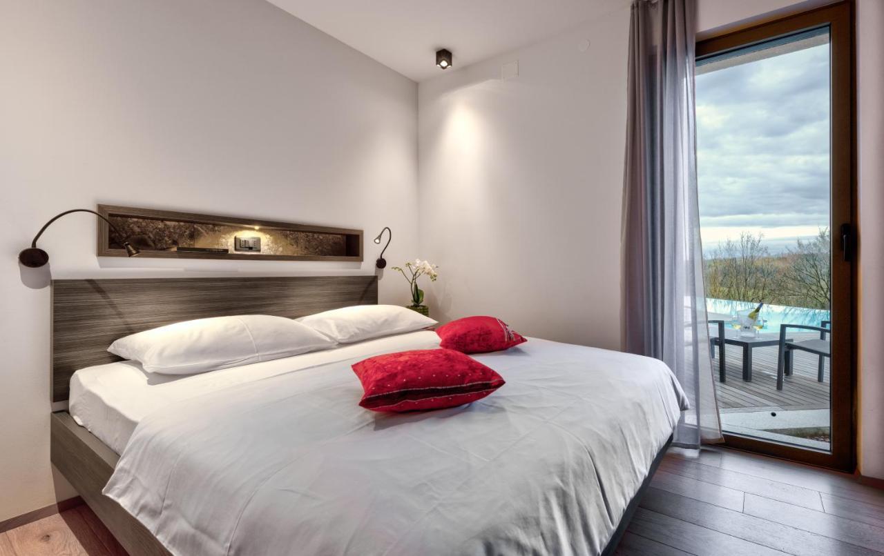 Larya House Apartment